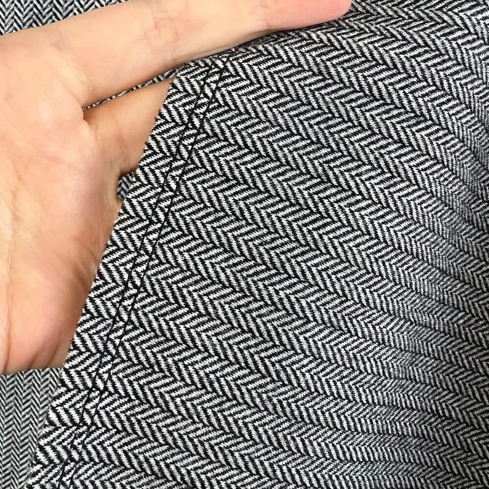 Lululemon Vinyasa Scarf  / Wrap Black White Herringbone Casual Neutral Leisure